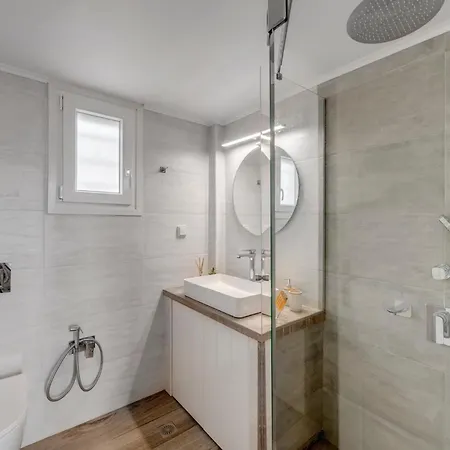 The Book * Mégas Yialós-Nítes